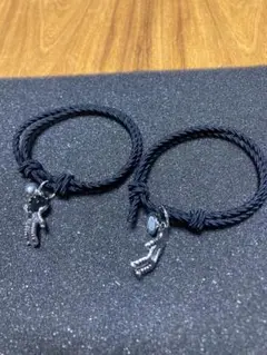宇宙飛行士チャーム付き　黒ロープブレスレット2個セット　ペアブレスレット