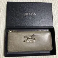PRADA グレー レザー 長財布