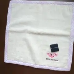 新品 BURBERRY タオルハンカチ 桜刺繍