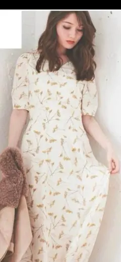 Noela 花柄ワンピース