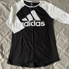 adidas ラグランスリーブ Tシャツ