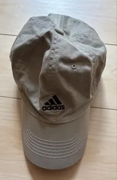 アディダス adidas キャップ 帽子 ベージュ 茶色 フリーサイズ