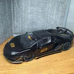 ランボルギーニ アヴェンタドールSVJ 1/18