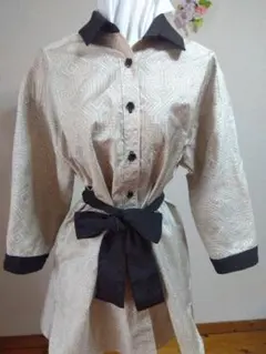 着物リメイク　正絹クリーム色幾何学模様のシャツ風チュニック