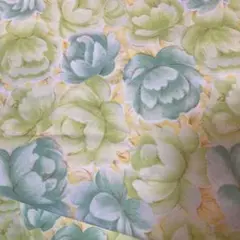 青と緑の花柄生地