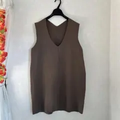 無印　ブラウン系　 Vネック ニット　ややロングなベスト
