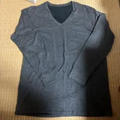 ユニクロ　HEATTECH EXTRA WARM 長袖Vネックシャツ グレー
