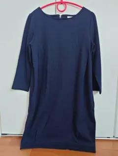 ネイビー ひざ丈ワンピースのサムネイル