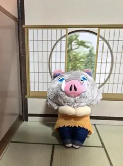 鬼滅の刃　ちょっこりさんぬいぐるみ　嘴平伊之助