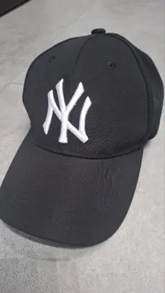 New York Yankees ブラックキャップ　Fサイズ