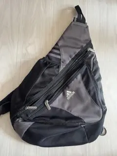 Adidas 90-00s ワンショルダーバッグ スリングバッグ Y2K