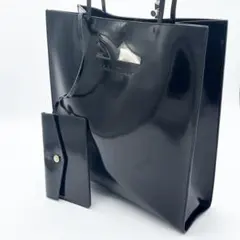 A4可】フェラガモ トートバッグ パテント レザー 黒 ポーチ付 ゴールド 