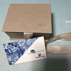 SWAROVSKI 青色クリスタル スタッドピアス