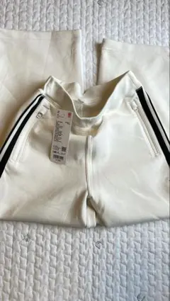 新品未使用★UNIQLO★パンツ★140