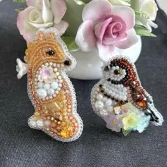 タケコブター様 リクエスト 2点 ☆ビーズ刺繍ブローチ☆キタキツネ＆カノコスズメ