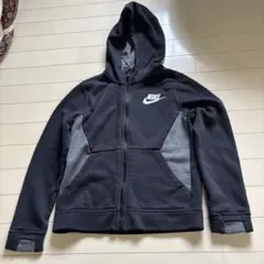 Nike フード付きブラックパーカー