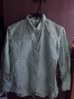 緑と白のストライプ 長袖シャツ
