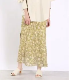 新品　ローリーズファーム ハナキリカエフレアスカート