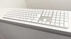 Magic Keyboard（日本語JIS、テンキー、Touch ID搭載）