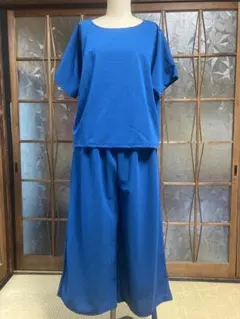 青のセットアップ（ショートスリーブ・ワイドパンツ）