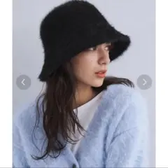 黒いファーバケットハット