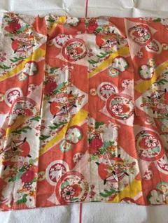 七五三に★アンティーク着物　コーラルピンクに切嵌文　糸巻きと四季花々　5歳　7歳