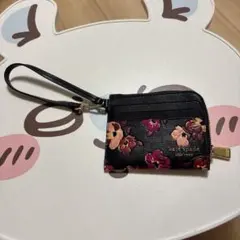 ☆新品☆ kate spade 花柄カードケース 黒　財布にも　ミニ財布