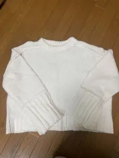 ホワイト クルーネック ニット セーター