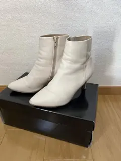 ナノユニバース　LEINER レザーブーツ　ホワイトのサムネイル