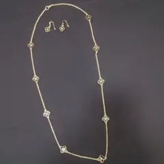 花のネックレス&ピアス