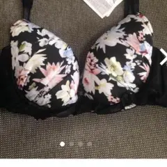 リエンダ 新品 ブラジャー 女性のかたでお願いします。のサムネイル