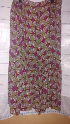 レディース レトロ柄ロングスカート