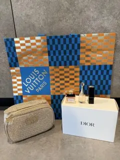Dior ゴールドポーチ 2025クリスマス