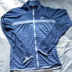 ラッシュガードとショートパンツ