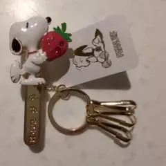 【新品】スヌーピー バッグキークリップ いちご