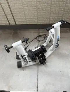 GIANT CYCLOTRON MAG2 トレーナー ローラー台　室内２時間使用 GIANT CYCLOTRON MAG2 トレーナー ローラー台 室内2時間使用
