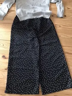 GU ドット柄ワイドパンツ