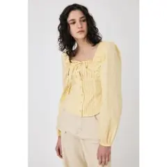 お値下げ！MOUSSY パフスリーブコルセットフィットブラウスのサムネイル