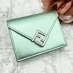 未使用✨フェンディ　三つ折り財布　FFダイヤモンドウォレット　メタリックのサムネイル