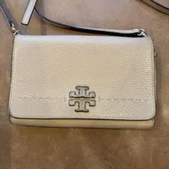 トリーバーチ　ショルダーウォレット　レザー　シボ革　ロゴ　キャメル