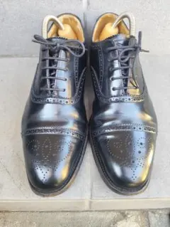 LOAKE、ウィングチップレザーシューズのサムネイル