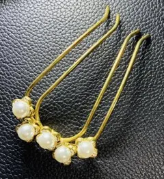 パール装飾 ゴールドヘアアクセサリー　お花のデザイン