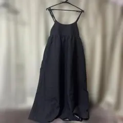 ブラック キャミワンピース Fサイズ　フラワー　エンボス　花柄　バックリボン　黒