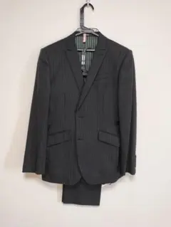 アトリエサブメン　黒のストライプビジネススーツ A.S.M　クリーニング済