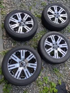 三菱デリカD:5純正 18インチ タイヤホイールセットのサムネイル