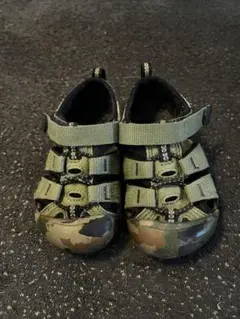 keen迷彩柄 キッズサンダル ストラップ付き