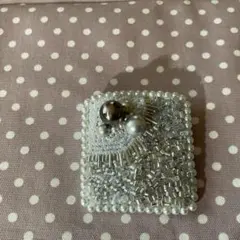 ハンドメイド　シルバー ビーズ パール ブローチ 約5cm