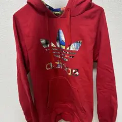 アディダス 赤 パーカー