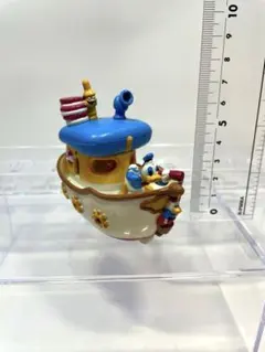 ディズニーランド ドナルドトゥーンタウン ミスデイジー号 プルバックカー