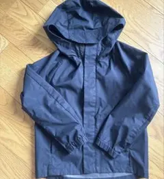 フード付き　ブラック　ジャケット